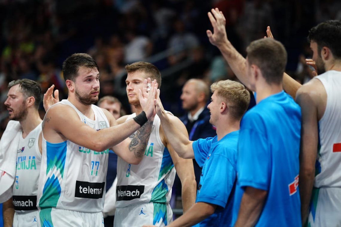 Slovenski košarkarji v četrtfinalu EP proti Poljski