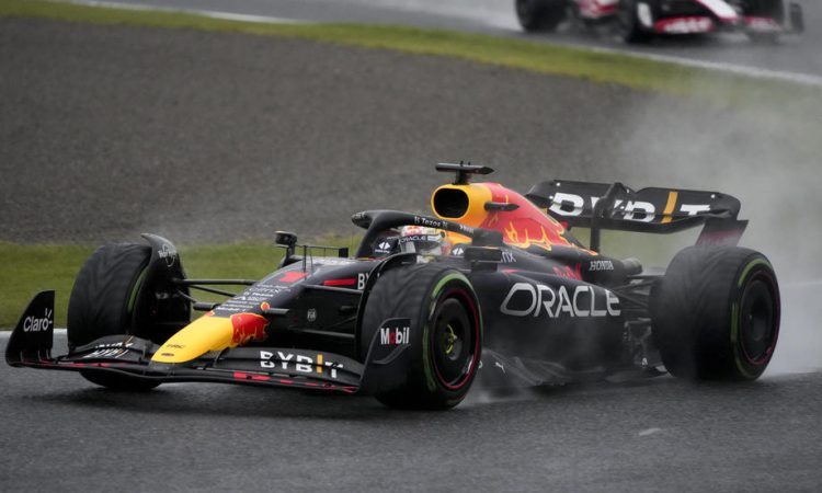 Verstappen po kazni Leclercu vendarle prvak že po dirki v Suzuki