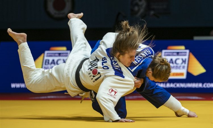 Leškijeva tretja v Bakuju