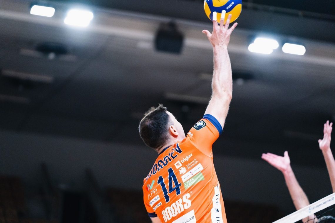 ACH brez večjih težav do zmage proti Merkur Mariboru, Salonit v krizi