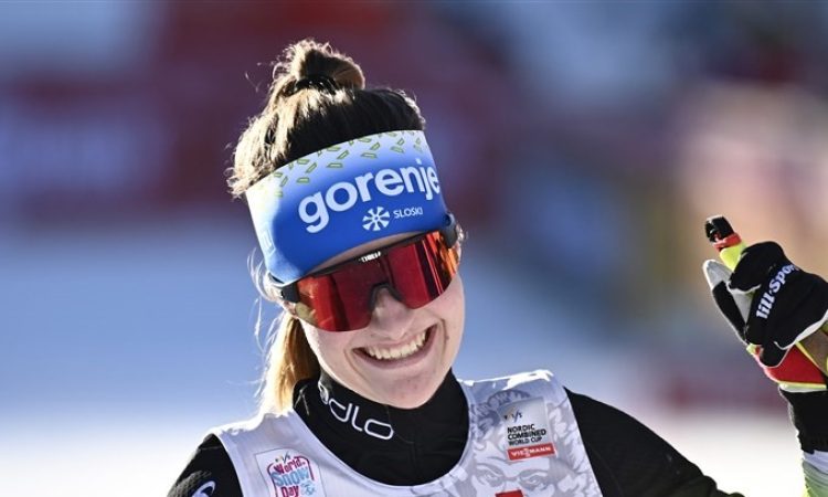 Ema Volavšek sedma po skoku, v vodstvu Norvežanka Westvold Hansen