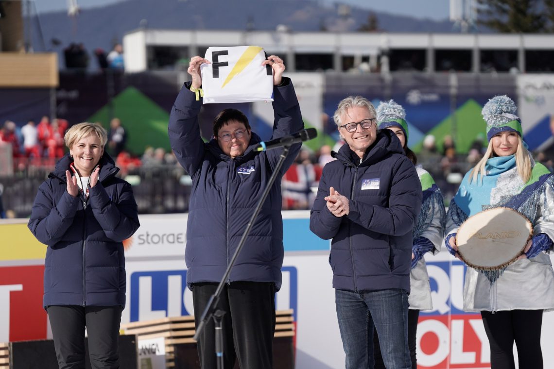Trondheim z novimi skakalnicami in do 250.000 navijači