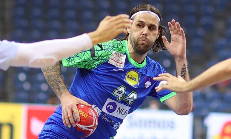 Slovenski rokometaši do pomembne zmage v Podgorici
