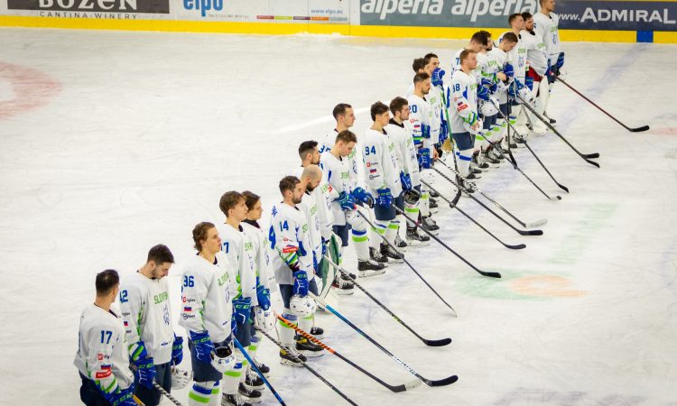 Slovenski hokejisti bodo v ponedeljek začeli priprave na SP