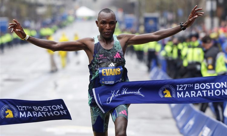 Chebet ubranil zmago na bostonskem maratonu