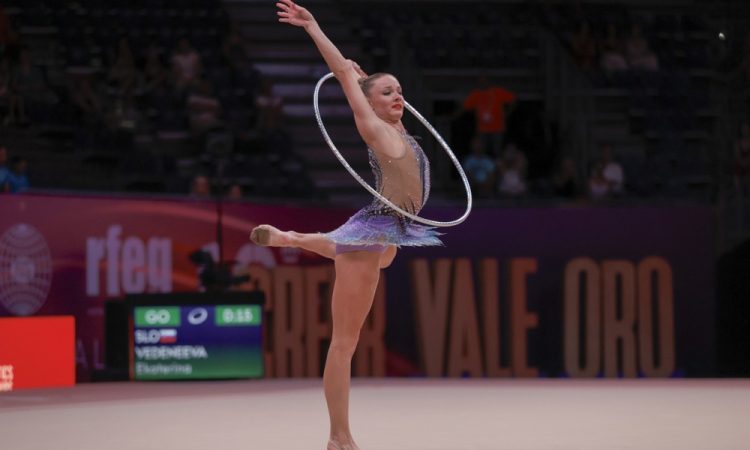 Vedenejeva na SP s štirimi finali in z olimpijsko kvoto