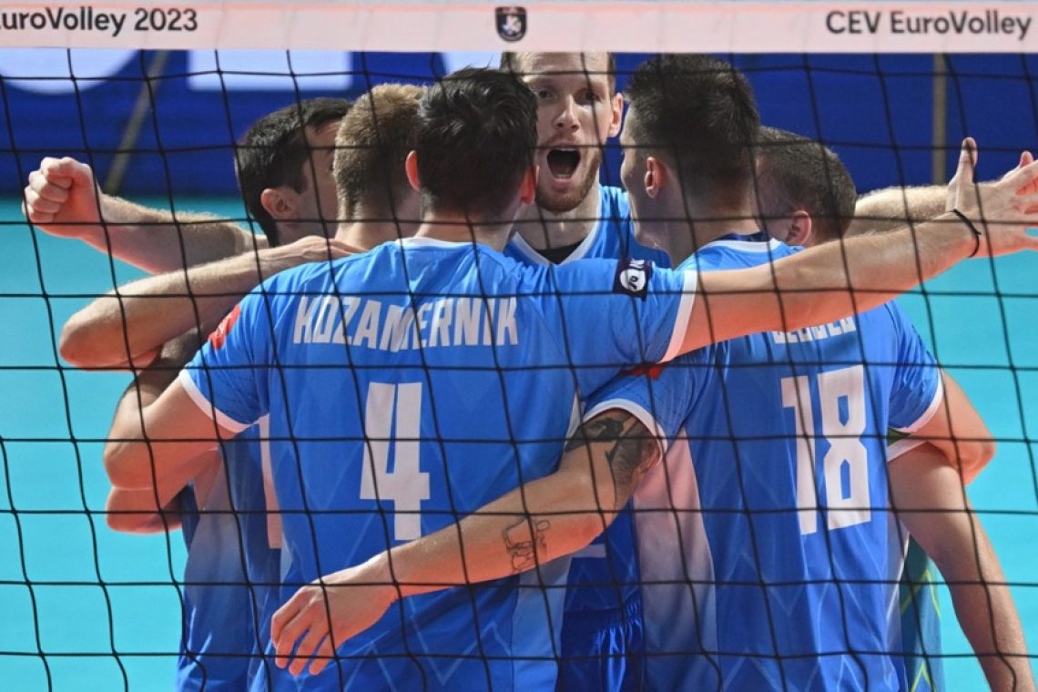 Slovenski odbojkarji pred tekmo proti Turkom z le enim izgubljenim nizom