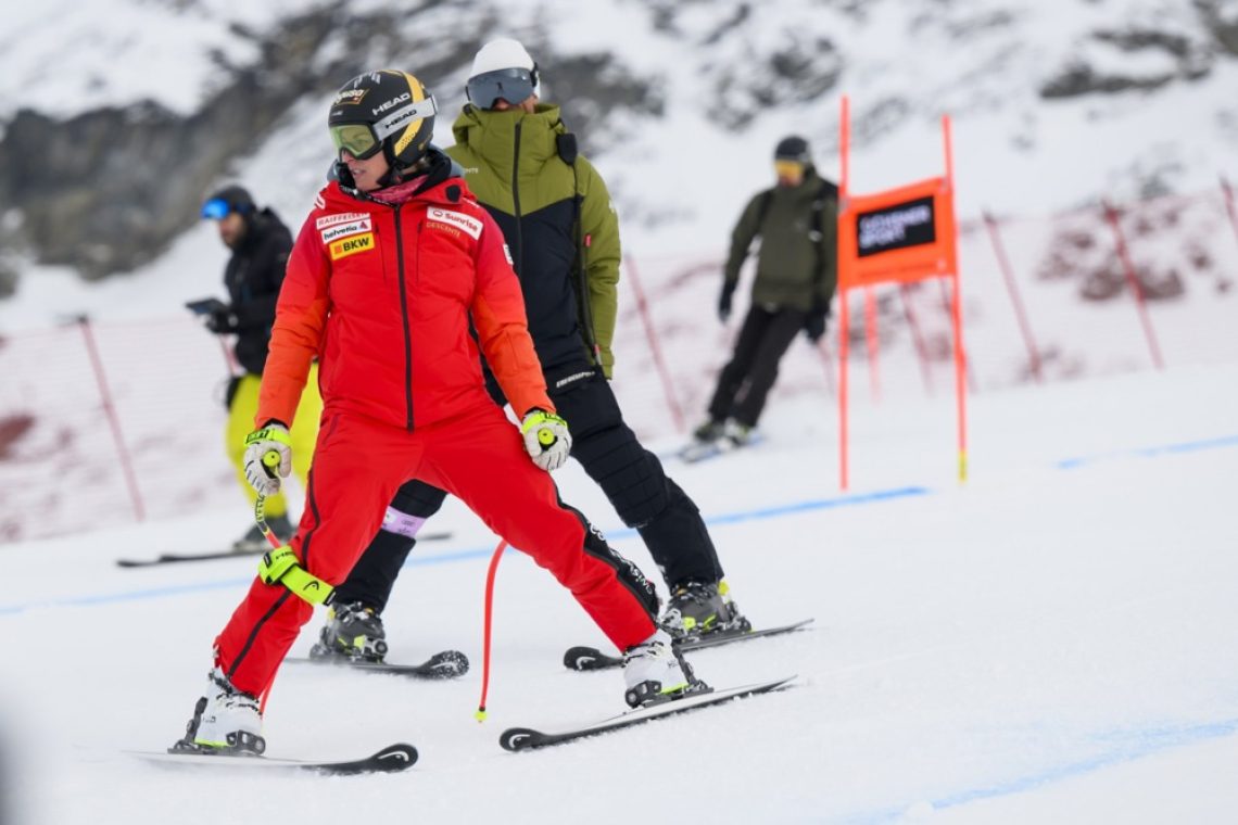Start ženskega smuka prestavljen