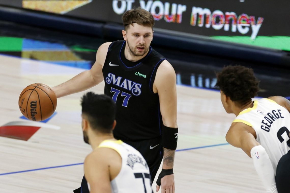 Dončić v NBA prvič s trojnim dvojčkom že ob polčasu
