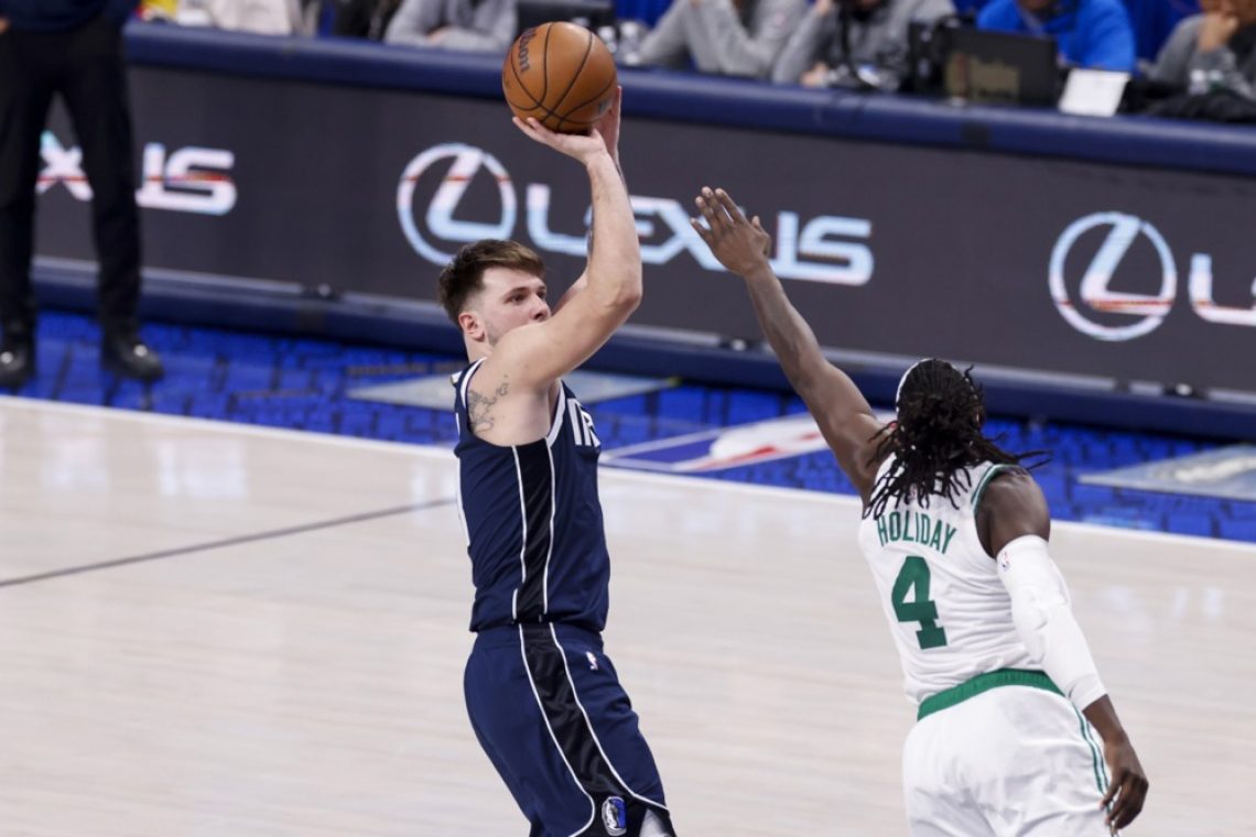 Luka Dončić izbran v začetno peterko zahoda za tekmo All Star