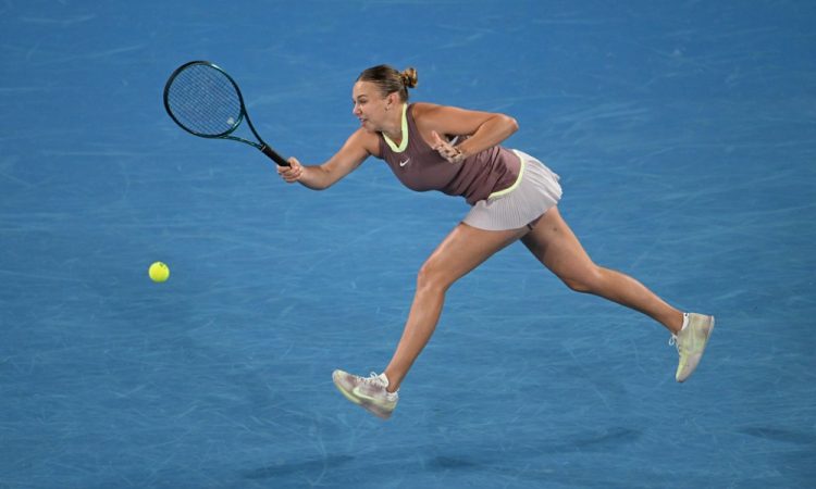 Anisimova premagala Sabalenko in se uvrstila v polfinale Toronta