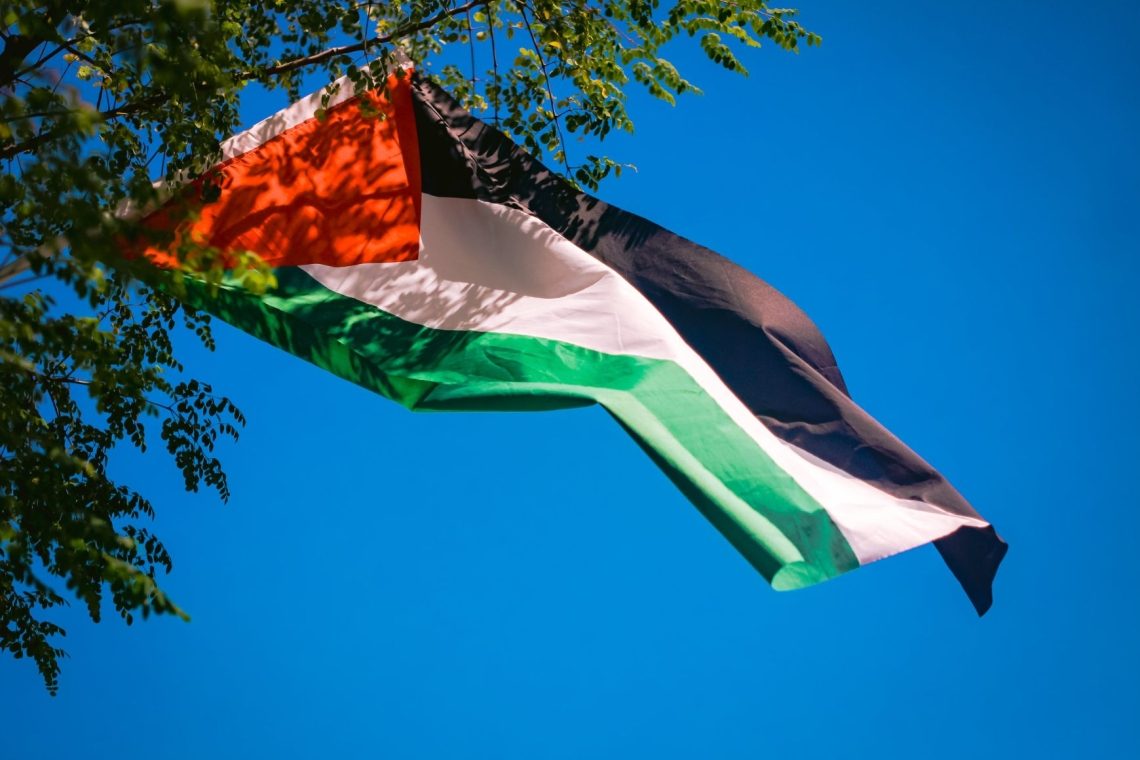 Ustavno sodišče zavrglo zahtevo za oceno sklepa o priznanju Palestine