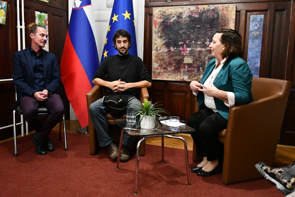 Na uradu pripravili oktobrski večer z umetniki iz zamejstva
