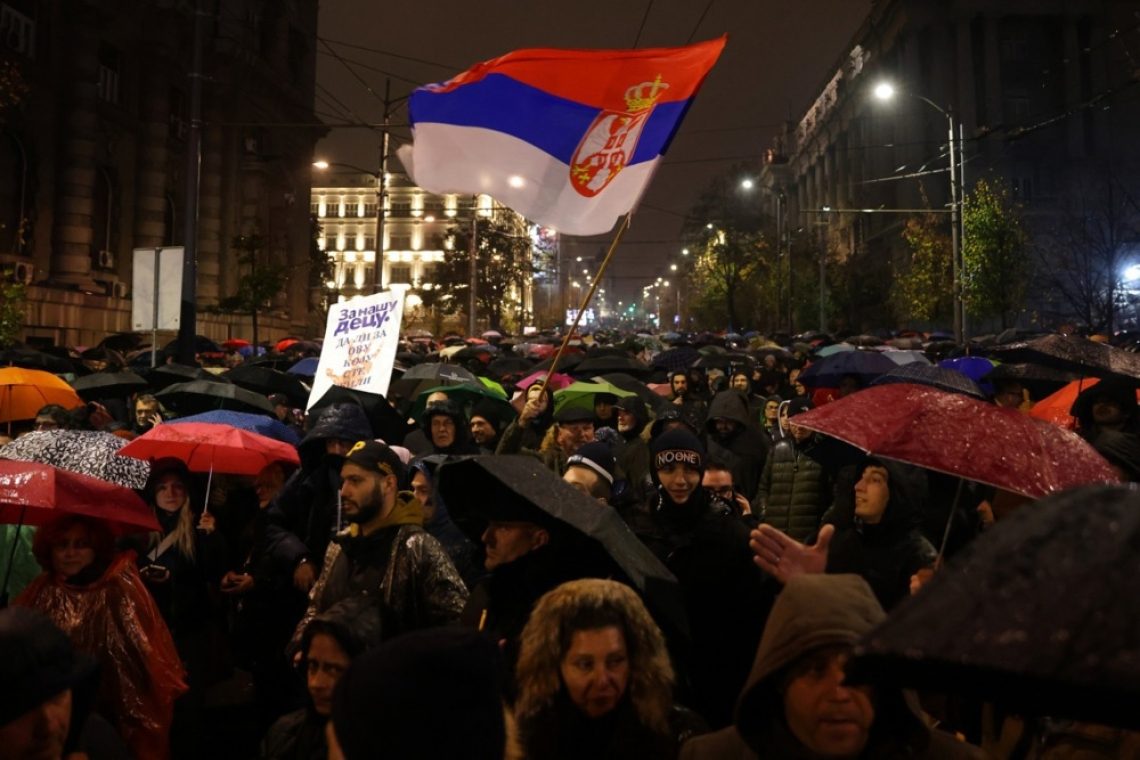 Srbska oblast na preizkušnji ob vedno močnejšem uporu javnosti