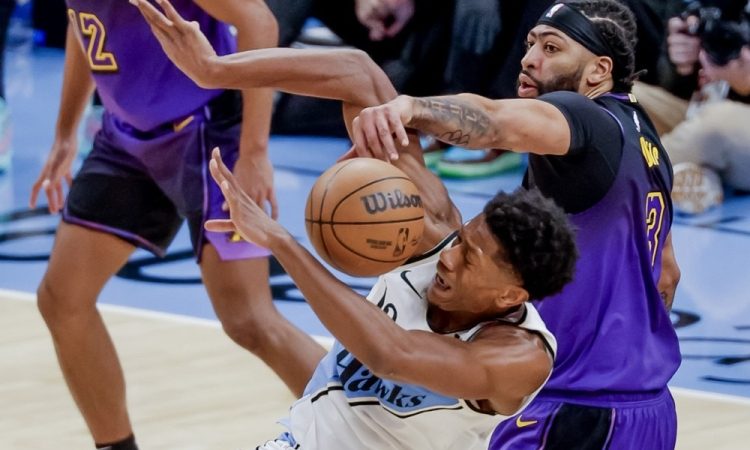 Atlanta po zaslugi Younga ugnala LeBronove Lakers