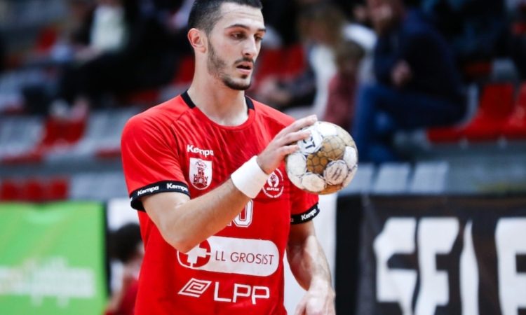 Rokometaši trebanjskega Trima so premagali LL Grosist Slovan s 34:24 