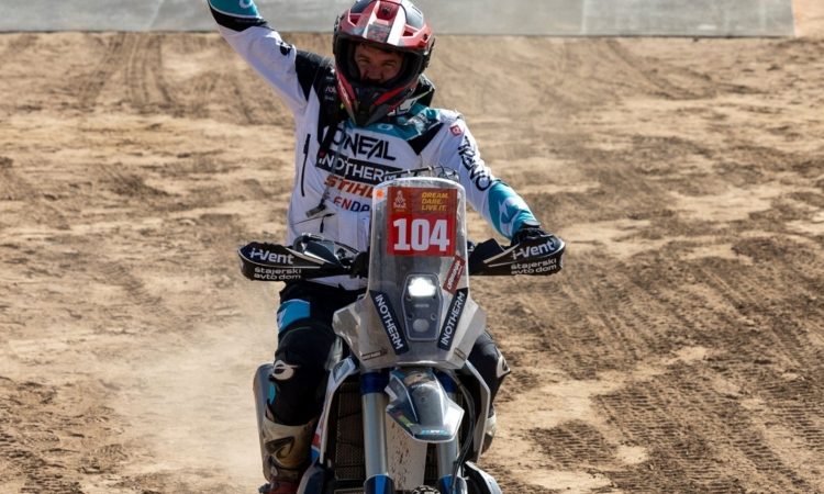Simon Marčič z odlično trinajstico odprl reli Dakar