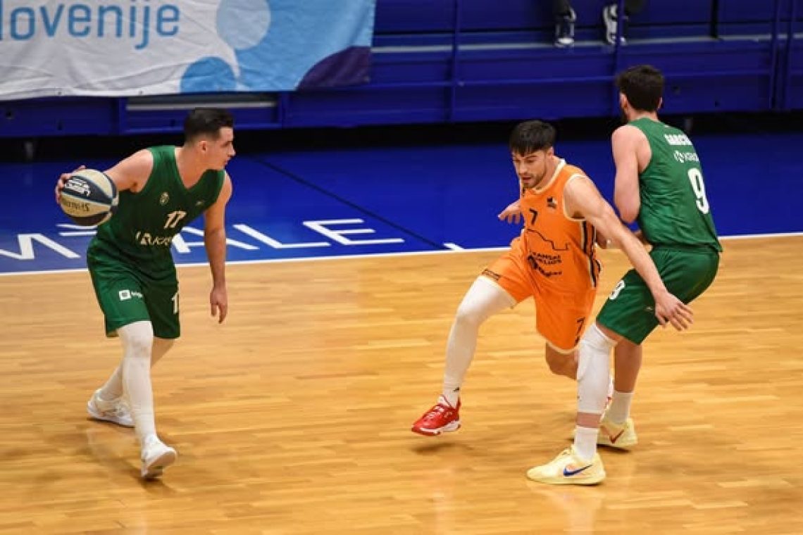 Novomeščani prvi polfinalisti pokala Spar