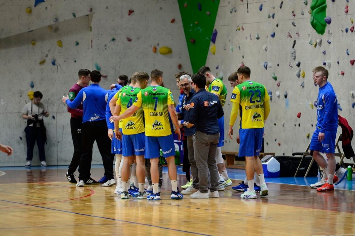 Rokometaši Slovenj Gradca in Celja Pivovarne Laško so se razšli z neodločenim izidom 27:27