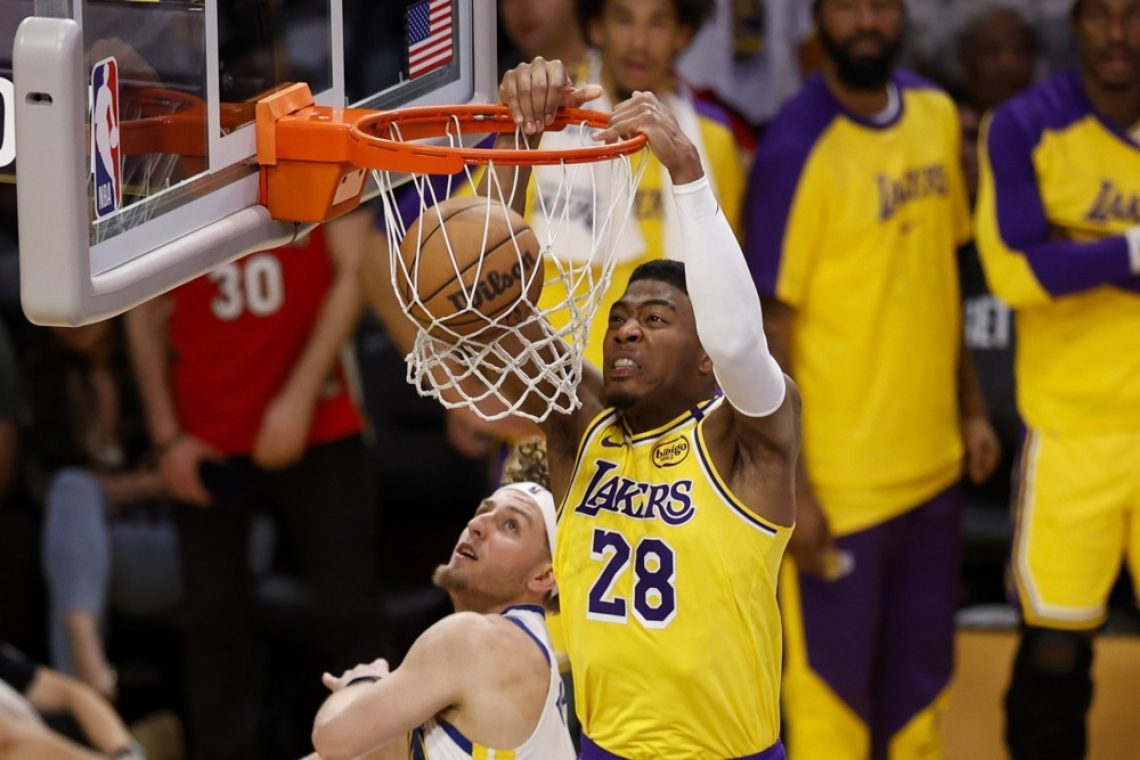 Lakers Jamesa in Dončića v prvem krogu končnice z Minnesoto