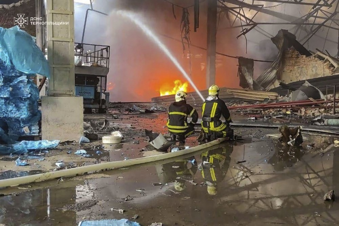 Ukrajina napadla vojaški letališči globoko v Rusiji