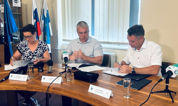 Podpisana pogodba za celovito obnovo gradu in parka v Ormožu