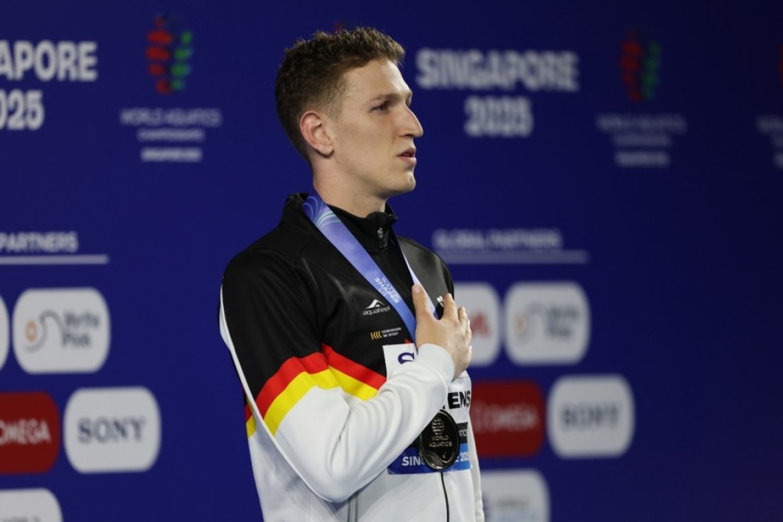 Märtens in McIntosh zlata na 400 m, Avstralcem štafeti