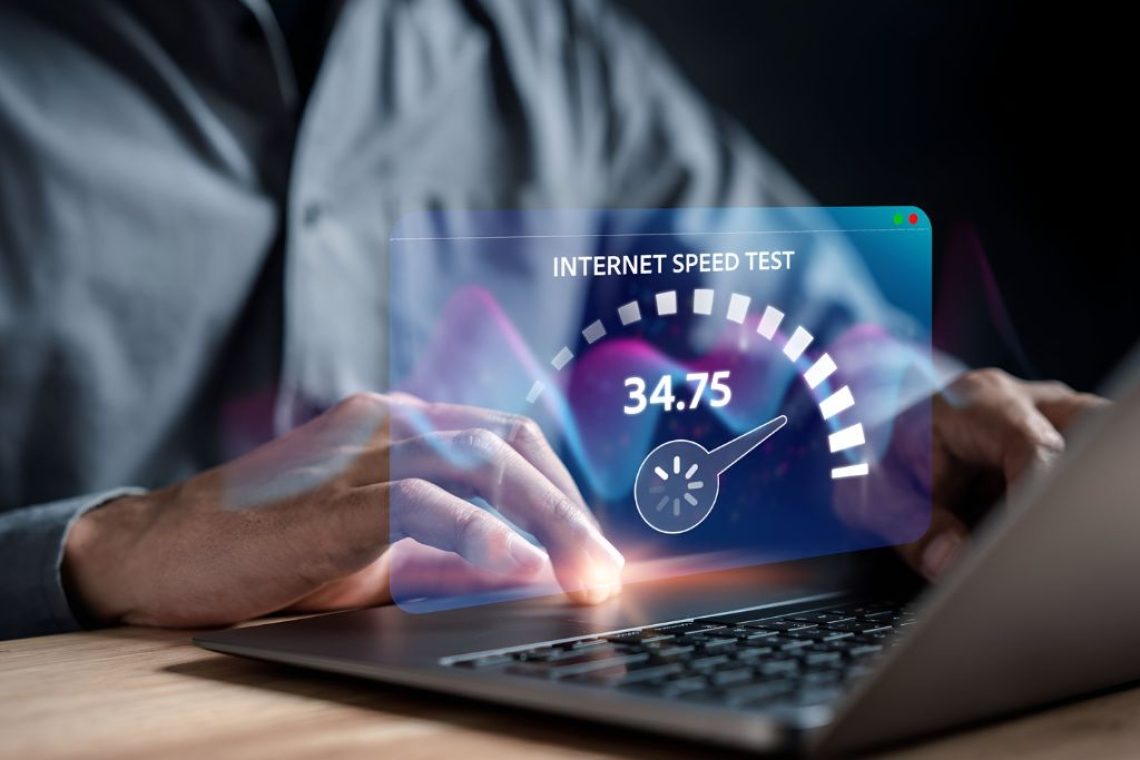 Slovenija z mobilnim internetom prekaša regijo, pri fiksnem zaostaja za sosedama