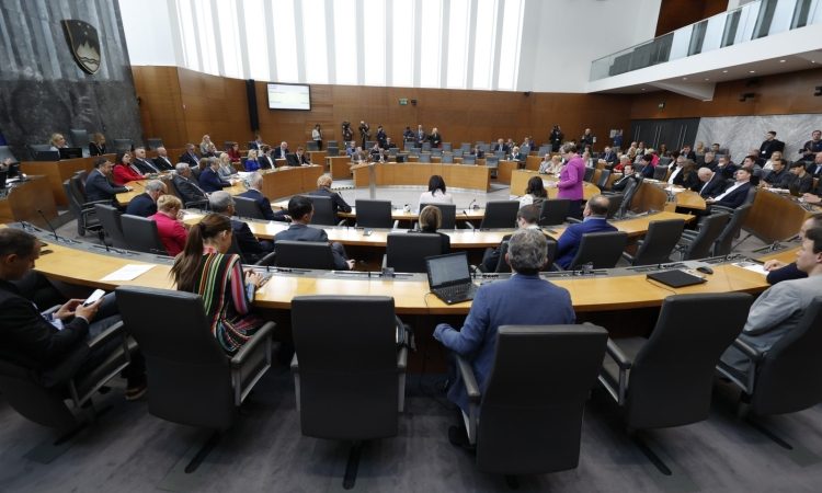 DZ potrdil Zakon o gostinstvu z omejitvijo kratkoročnega oddajanja stanovanj