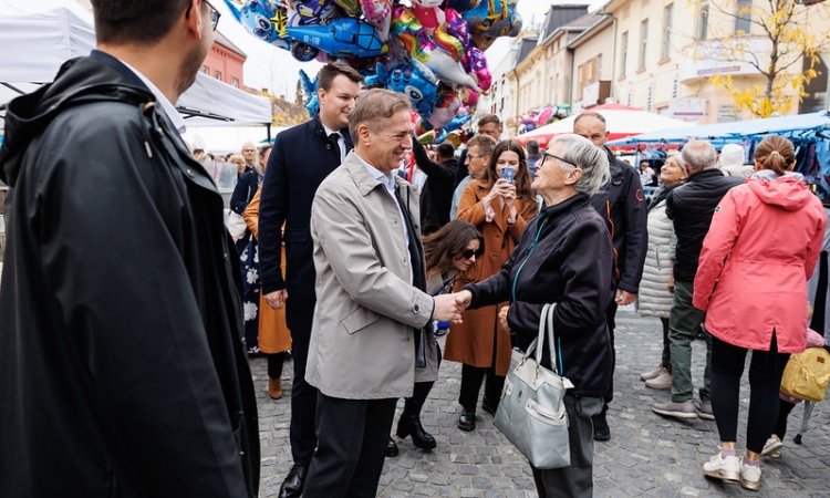 Golob v Pomurju: vlaganja v zdravstvo, stanovanja in gospodarstvo so namenjena ljudem