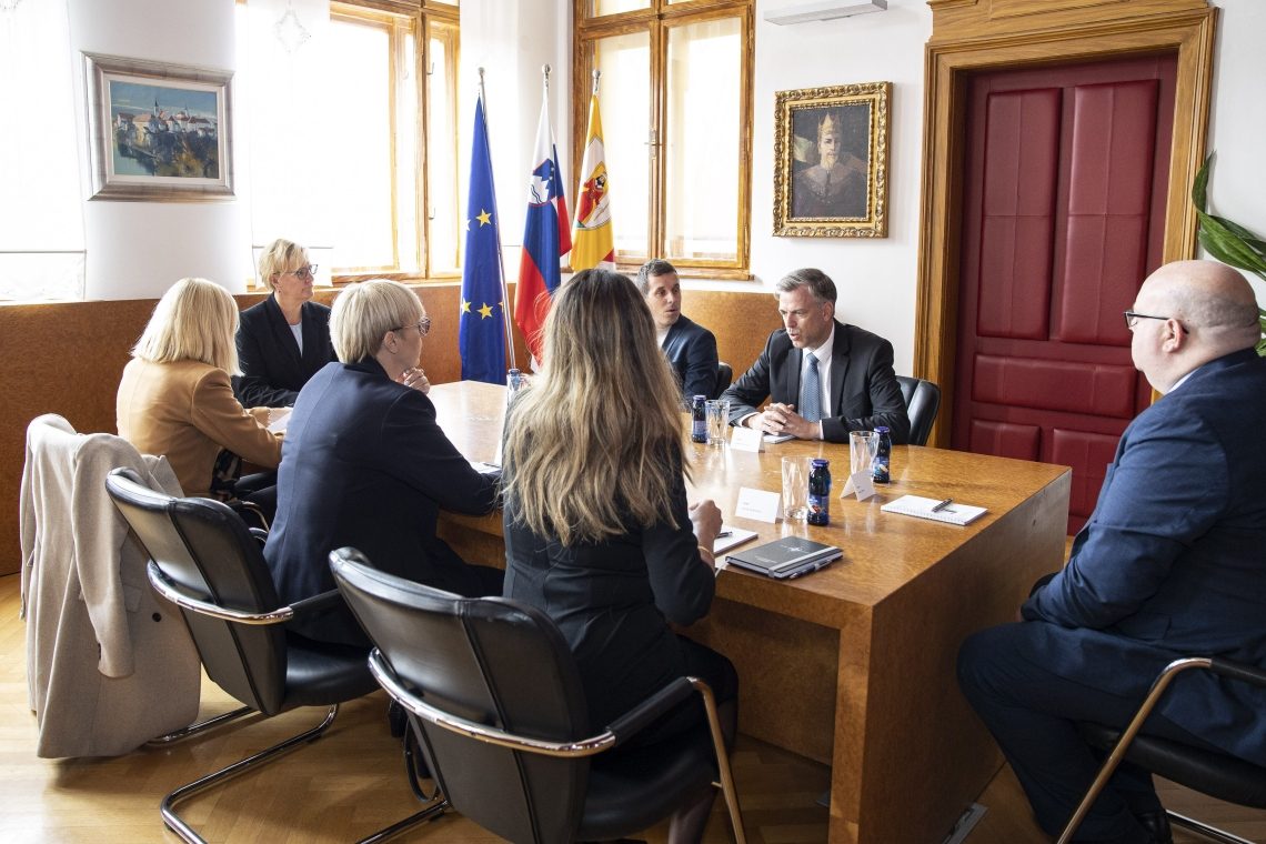 Novomeški župan in predsednica republike o potrebi po sistemskih spremembah