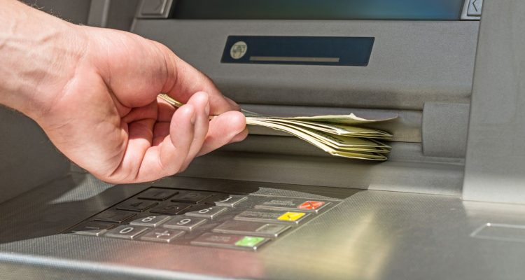 V Škocjanu ponoči ukradli edini bankomat v kraju