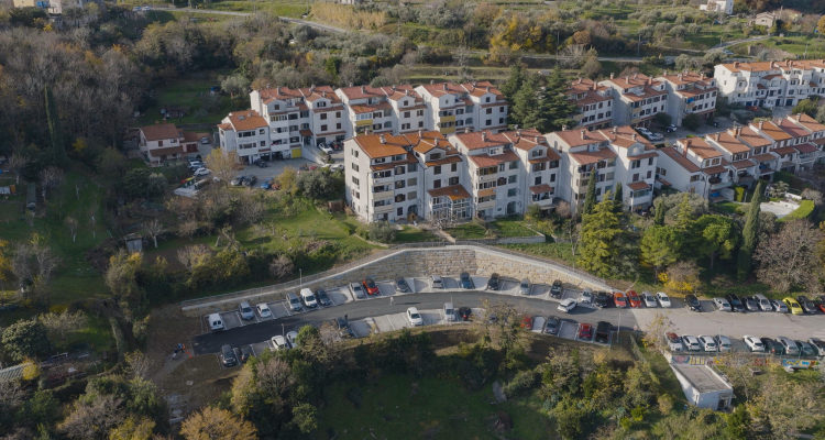 Na Markovcu 47 novih parkirnih mest pod Benčičevo ulico