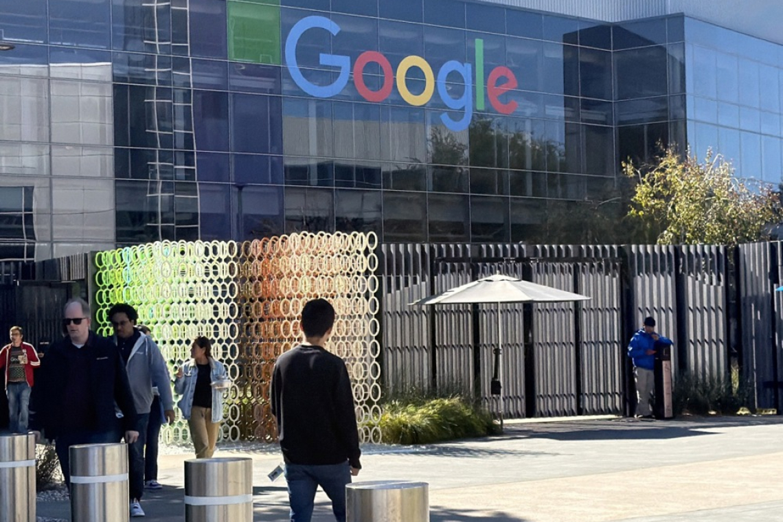 Alphabet prehitel Apple, Nvidia ostaja na vrhu