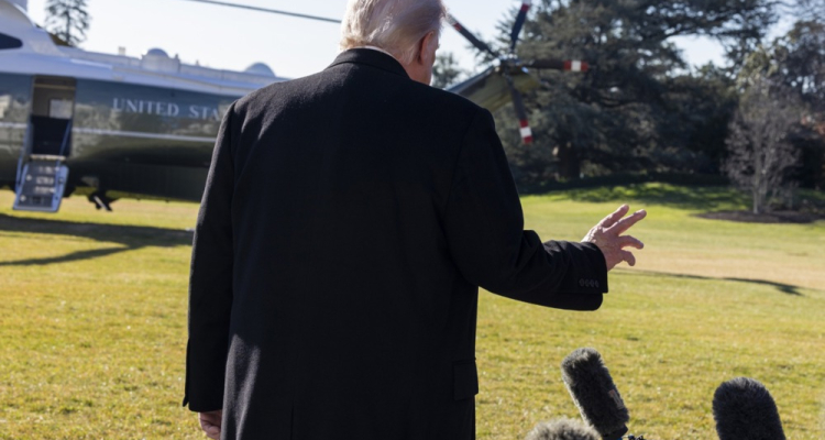 Trump pozval Irance naj nadaljujejo upor in jim obljubil pomoč