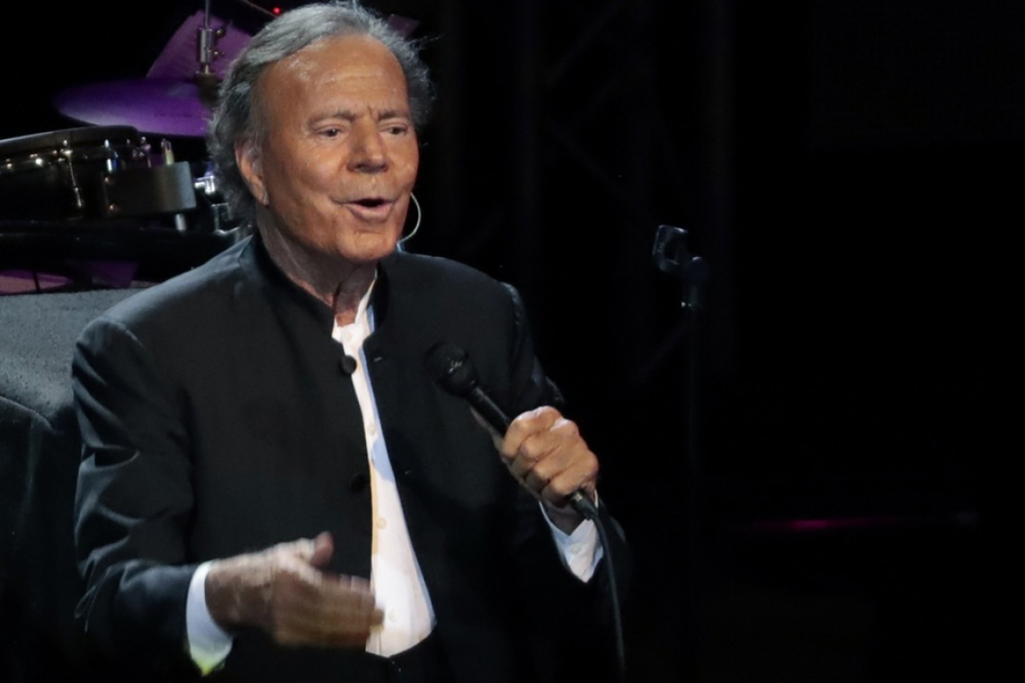 Julio Iglesias pod drobnogledom zaradi obtožb o spolnih napadih