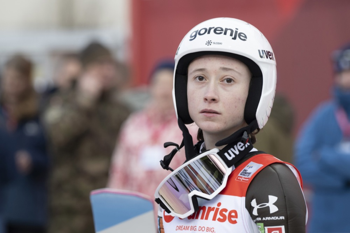 Nika Prevc na drugi tekmi v Zau do drugega mesta  