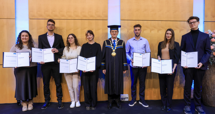 Univerza v Mariboru podelila 67 nagrad in priznanj za izjemne dosežke