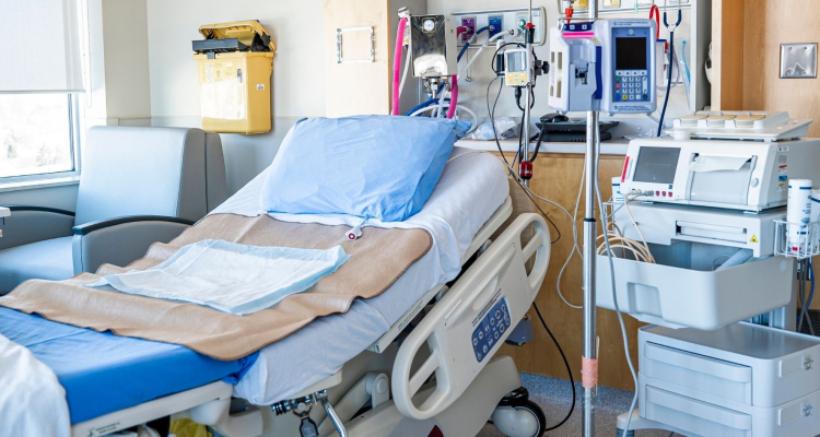 Poslanci Svobode predlagajo začetek postopkov za UKC Primorska