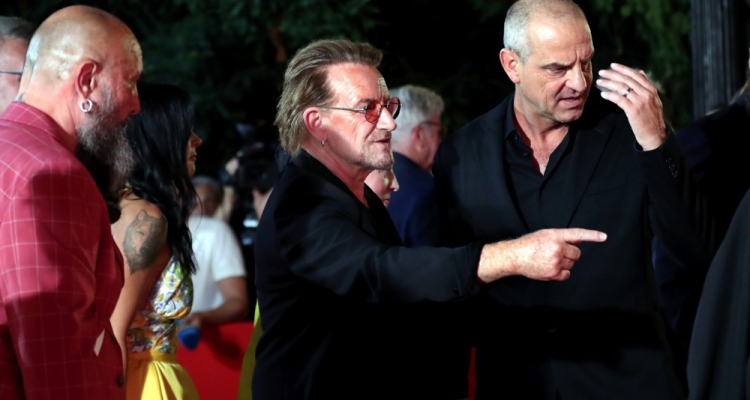 U2 z novo pesmijo proti ukrepom ameriške vlade do priseljencev