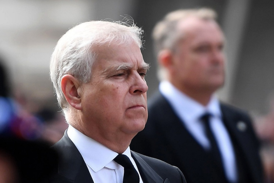 Primer Andrewa Mountbatten-Windsorja in Jeffreyja Epsteina znova v središču pozornosti