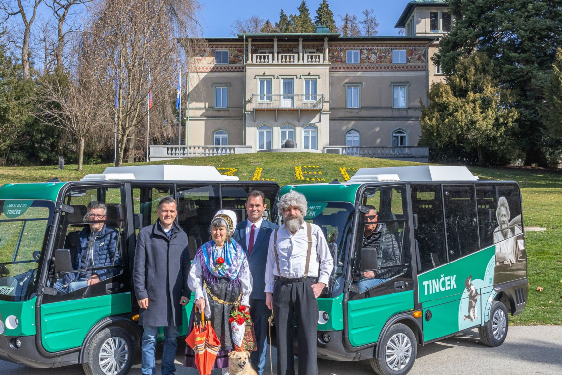 Blejska minibusa poimenovana po taksistu Tinčku