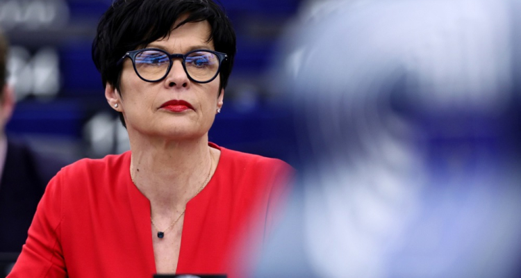 EPP zahteva zaslišanje komisarke Marte Kos