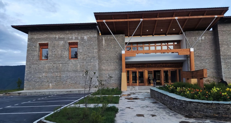 Ledinek s prvim projektom v Butanu