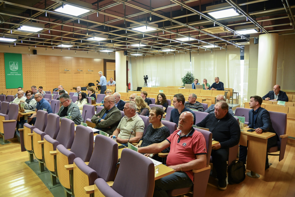 Krški svetniki potrdili rebalans in nove cene javnih storitev