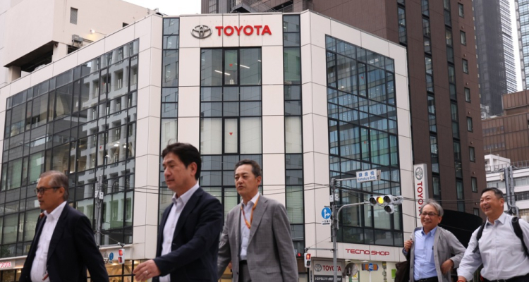 Toyota napoveduje občuten padec dobička