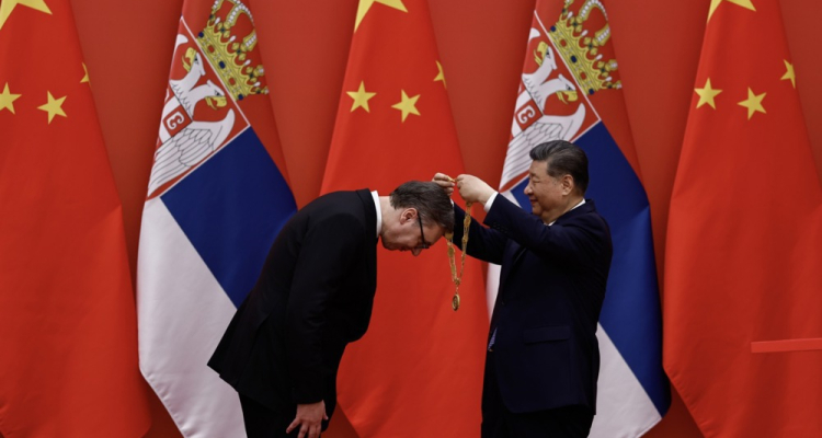 Xi in Vučić v Pekingu podpisala več kot 30 sporazumov