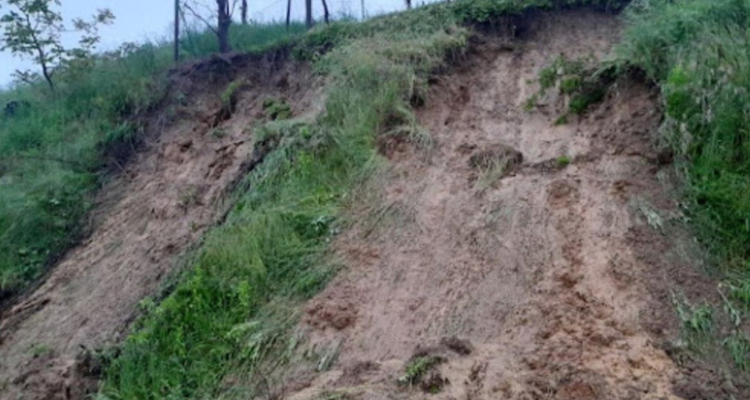 Nočno neurje v Žetalah sprožilo okoli 50 plazov in povzročilo veliko škodo